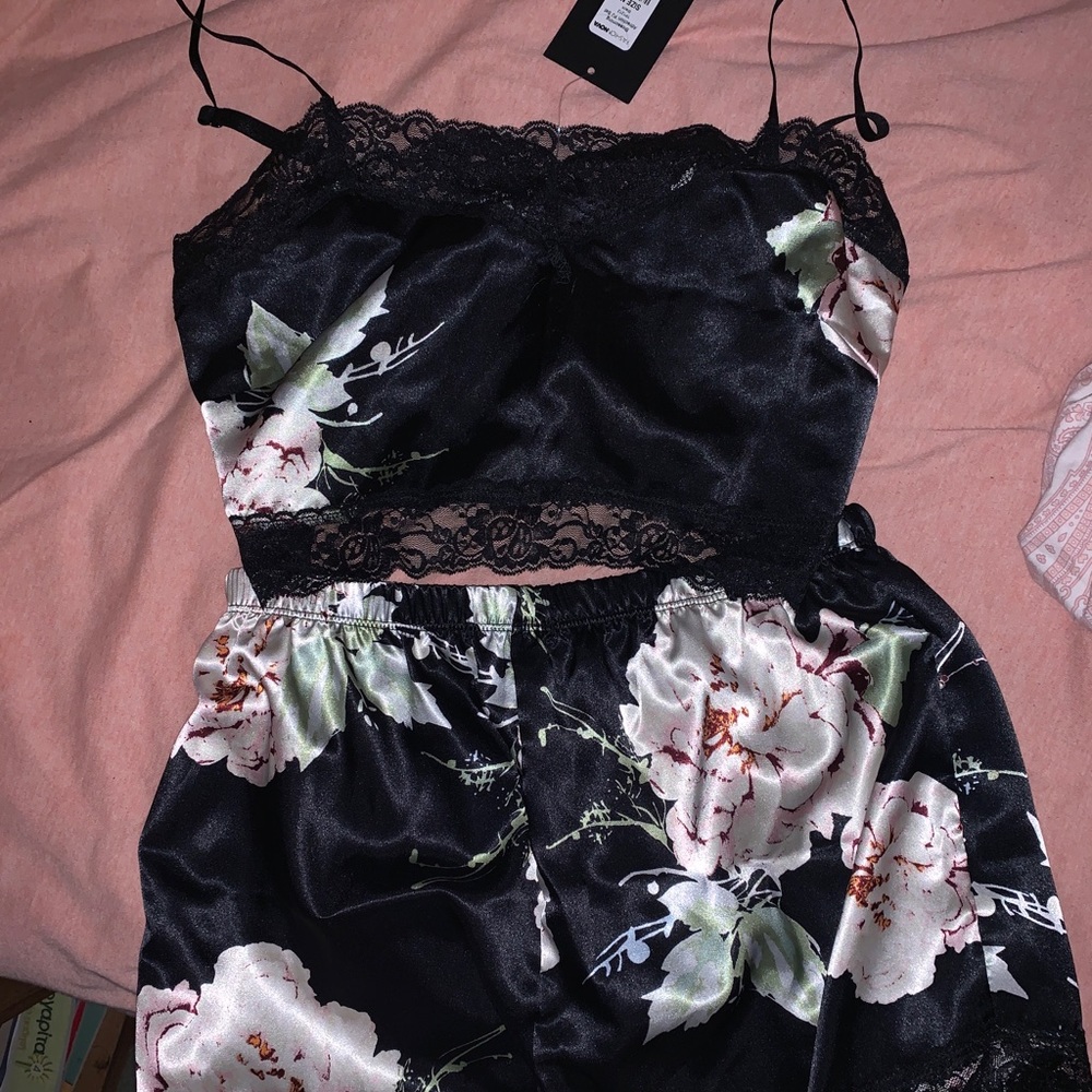 Brand new satin set